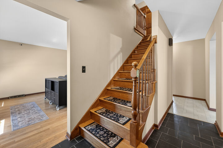 Property Photo: 272 S Forest Avenue IL 60510