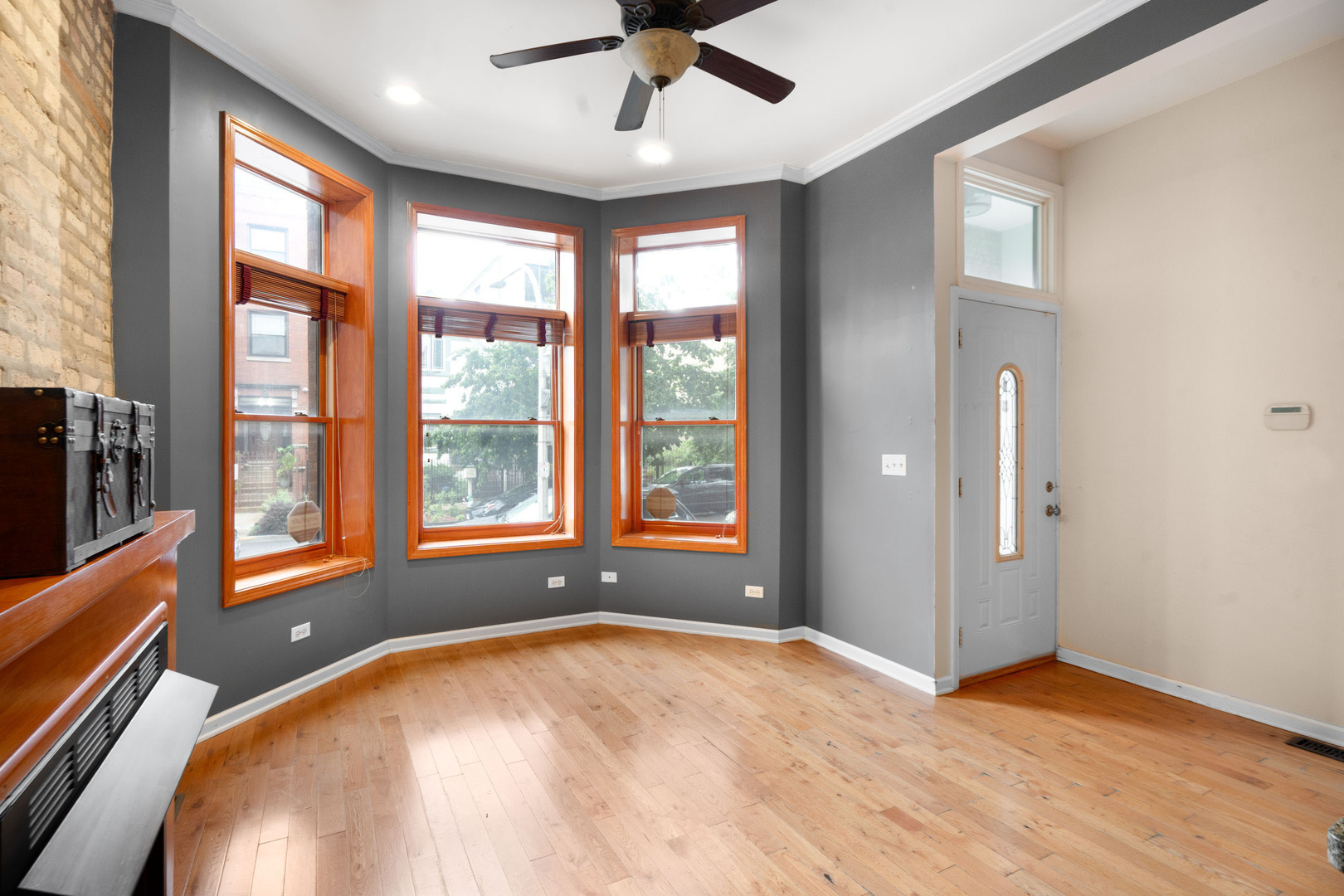 Property Photo:  1129 N Mozart Avenue 1  IL 60622 