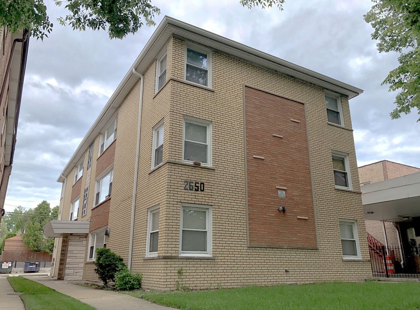 Property Photo:  2650 W Touhy Avenue 2S  IL 60645 