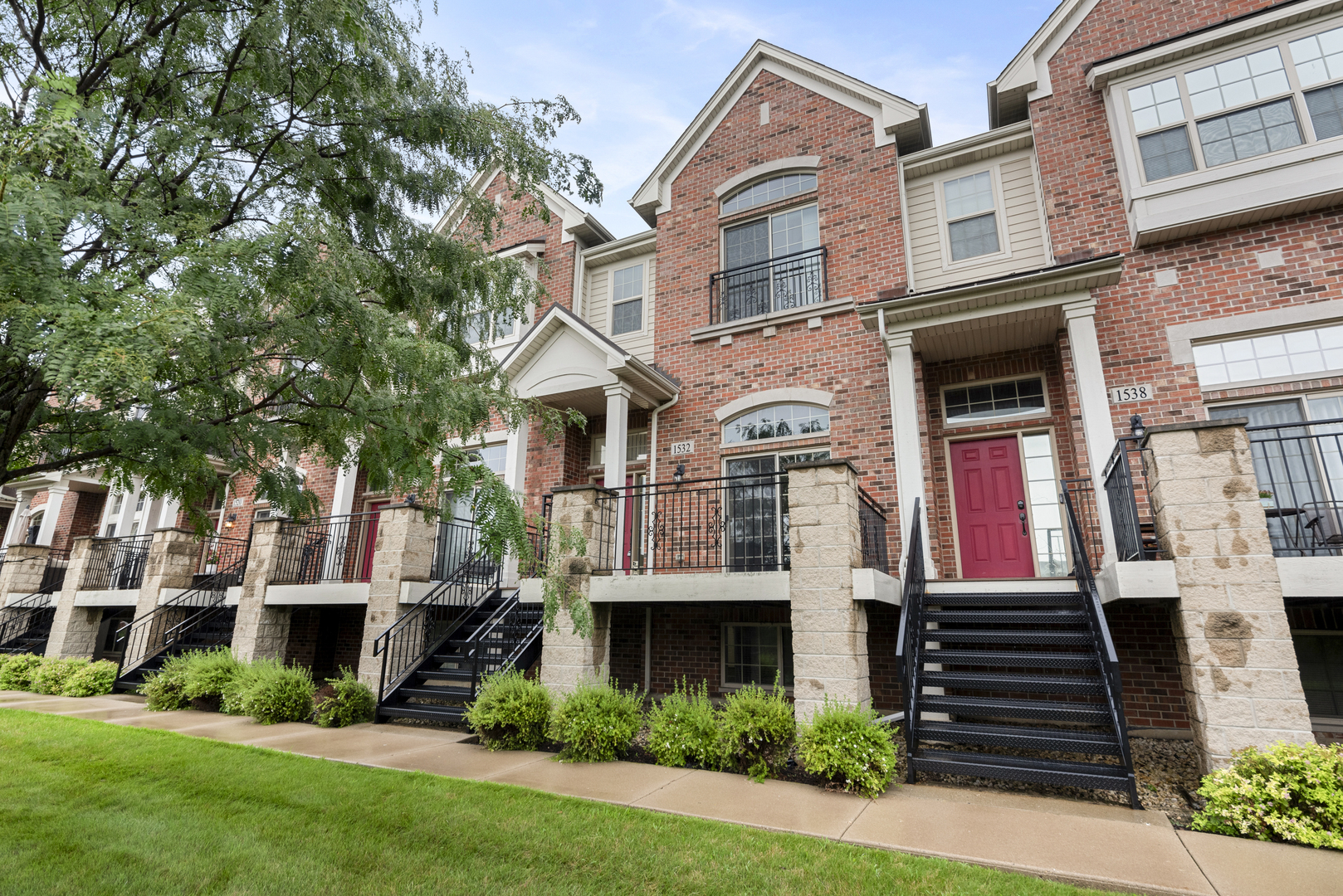 Property Photo:  1532 Lakeridge Court  IL 60060 