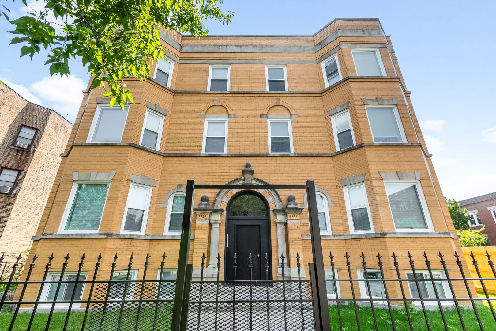 Property Photo: 7753 S Morgan Street 3 IL 60620