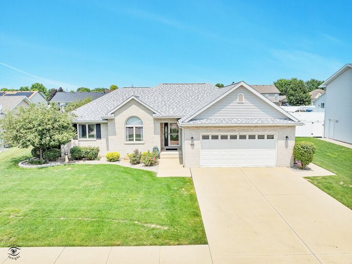 Property Photo:  905 Magnolia Drive  IL 60914 
