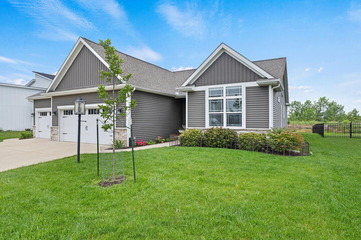 Property Photo: 601 Harpers Ferry IL 61874
