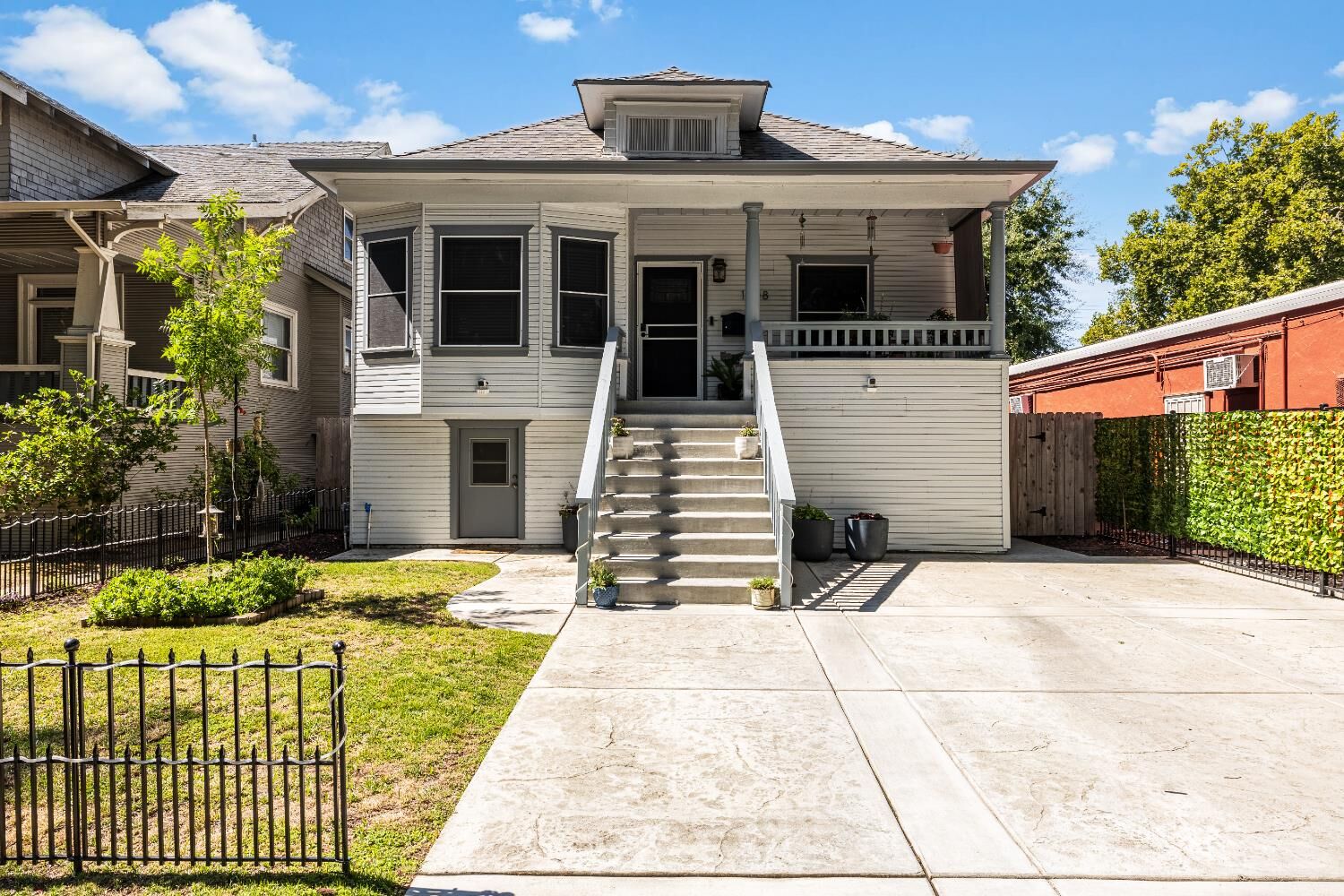 Property Photo: 1608 V Street CA 95818