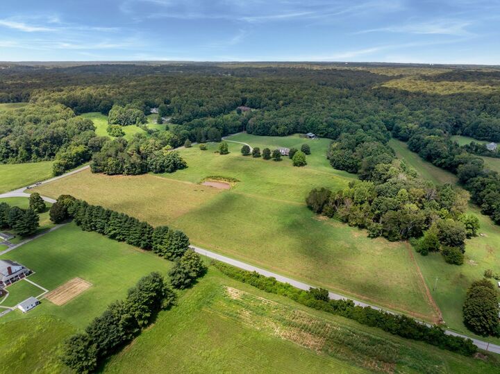 Property Photo:  495 Baker Rd  TN 37055 