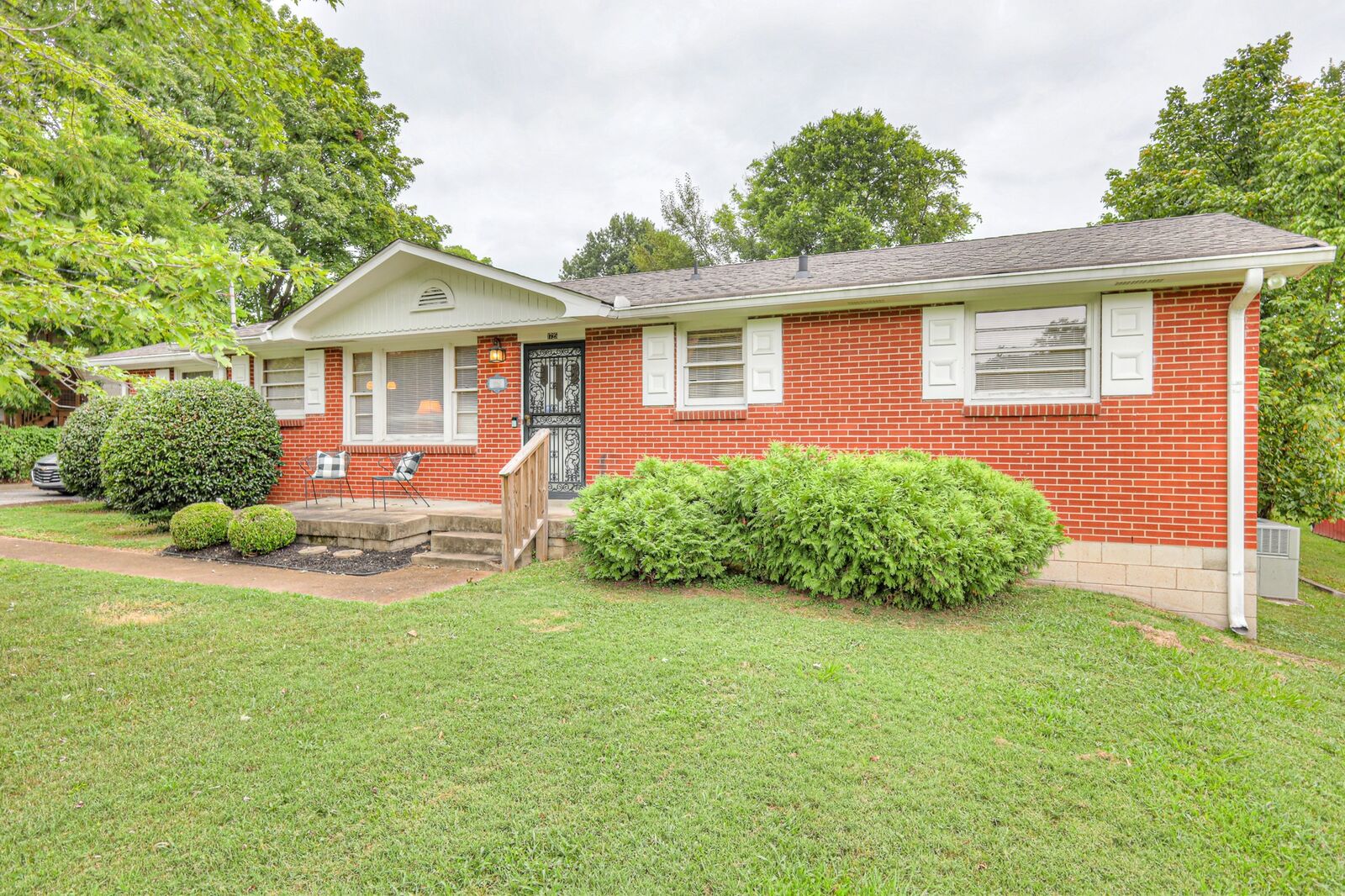 Property Photo:  1725 Welcome Ln  TN 37216 