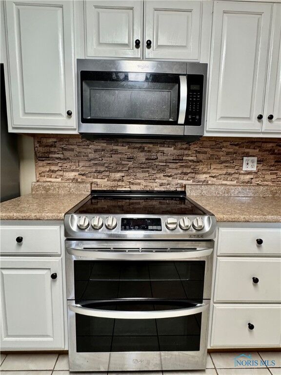 Property Photo:  127 Dixon Avenue  OH 43526 