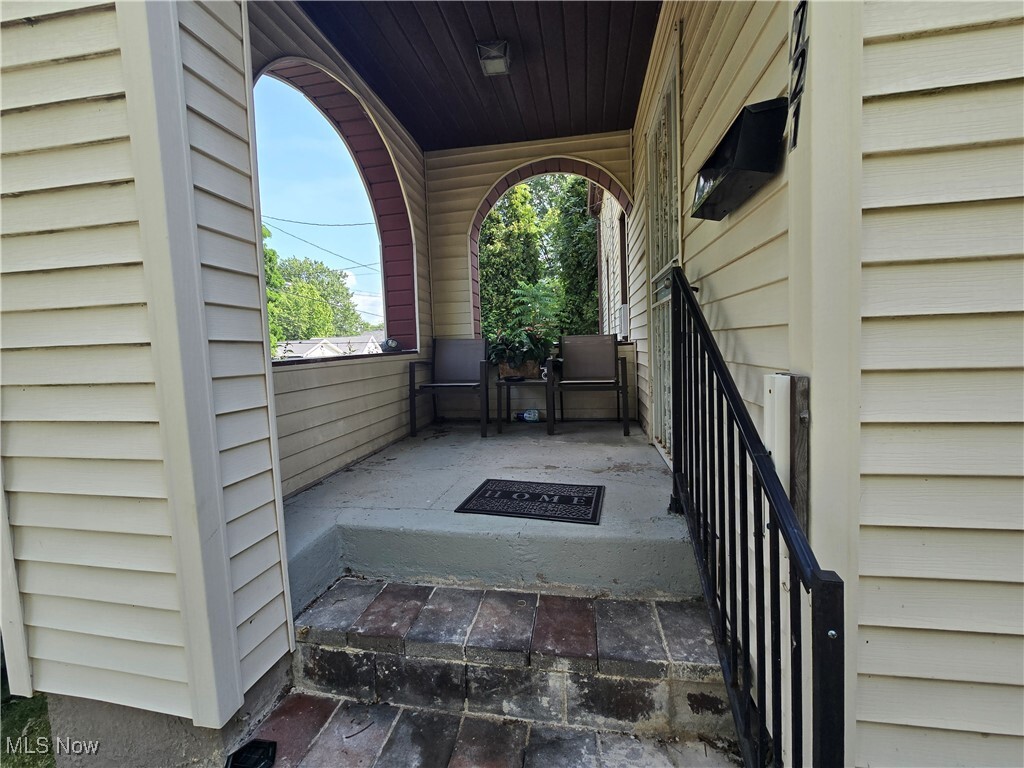 Property Photo: 721 Eastland Avenue OH 44305