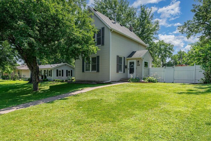 Property Photo:  7509 North Street  MN 55426 