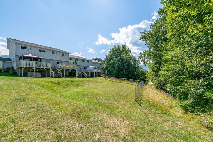 Property Photo: 563 24 Street NE BC V1E 2K2