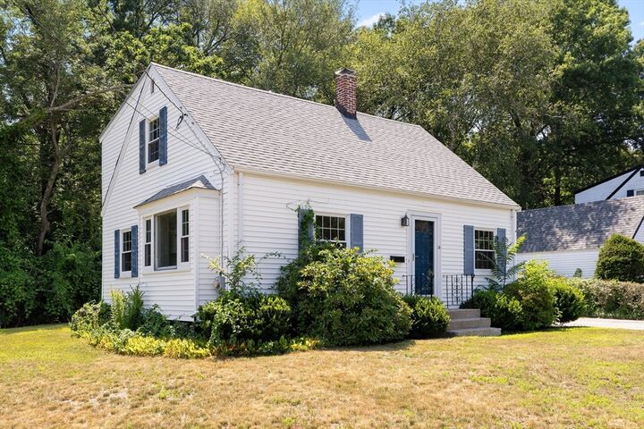 Property Photo: 15 Indian Hill Rd MA 02476