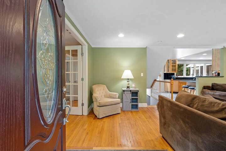 Property Photo:  10 Hayden Lane  MA 01730 