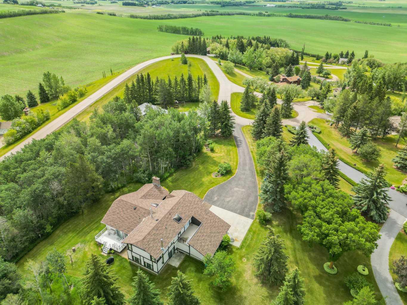 Photo de la propriété: 37535 Range Road 265 35 AB T4E 1A7
