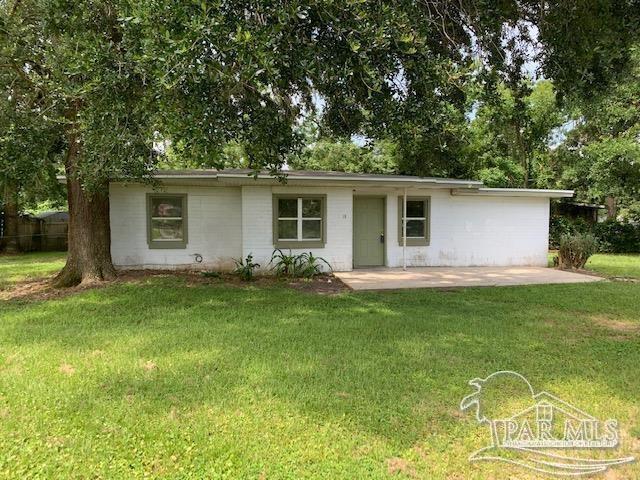 Property Photo: 13 Pen Haven Dr FL 32506