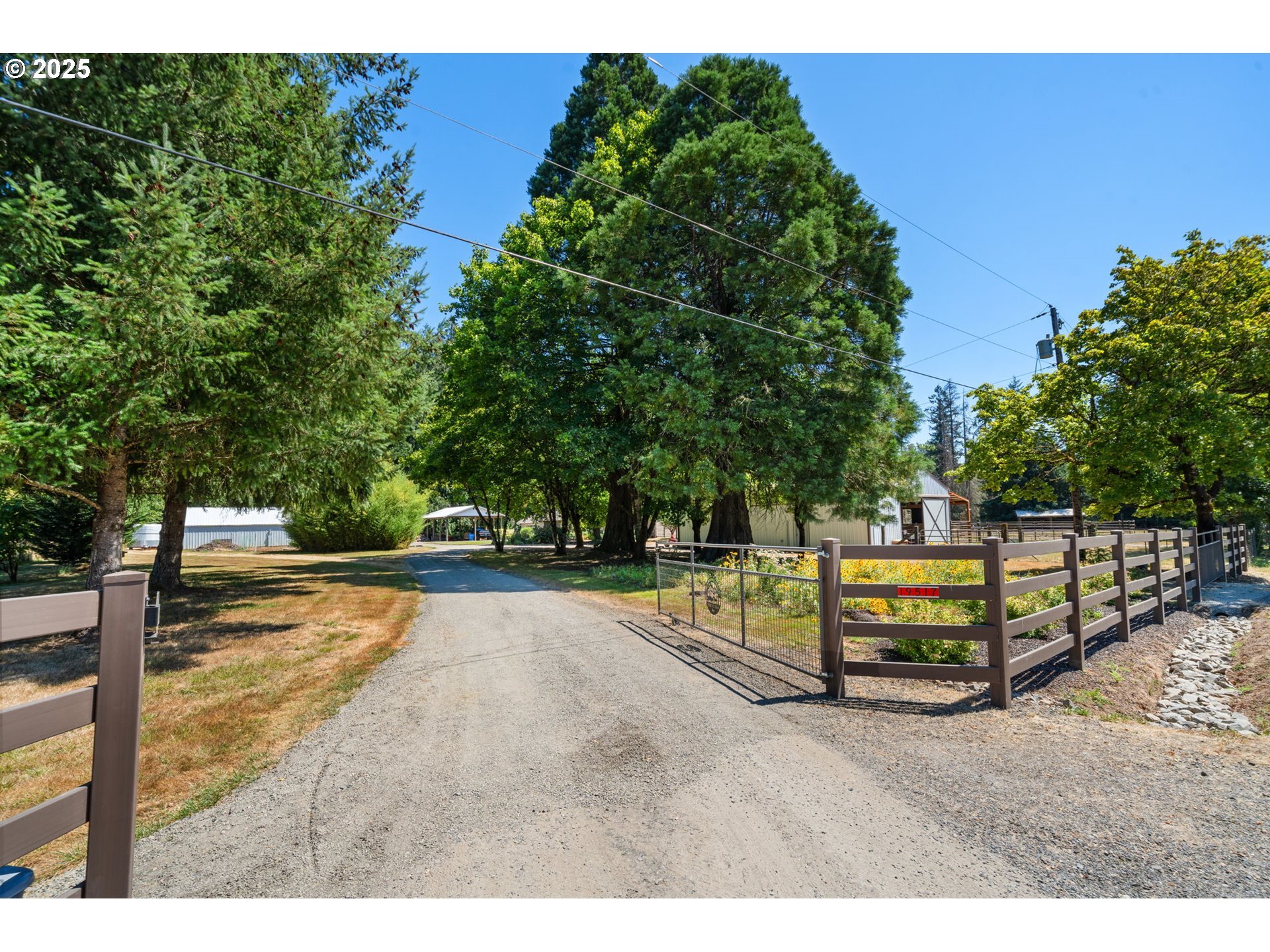 Property Photo:  19517 NE 163rd Ave  WA 98604 