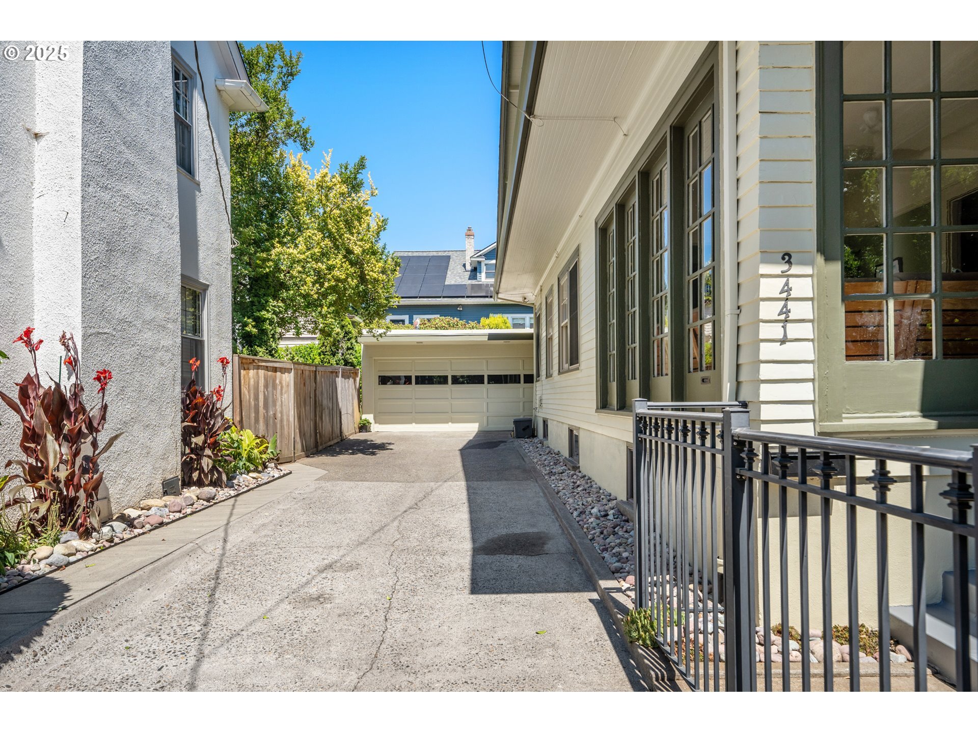 Property Photo: 3441 E Burnside St OR 97214