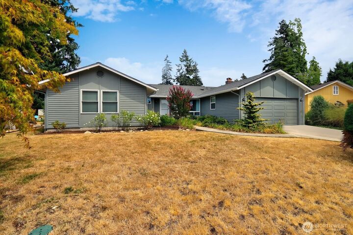 Property Photo: 1420 Ginkgo Street SE WA 98092