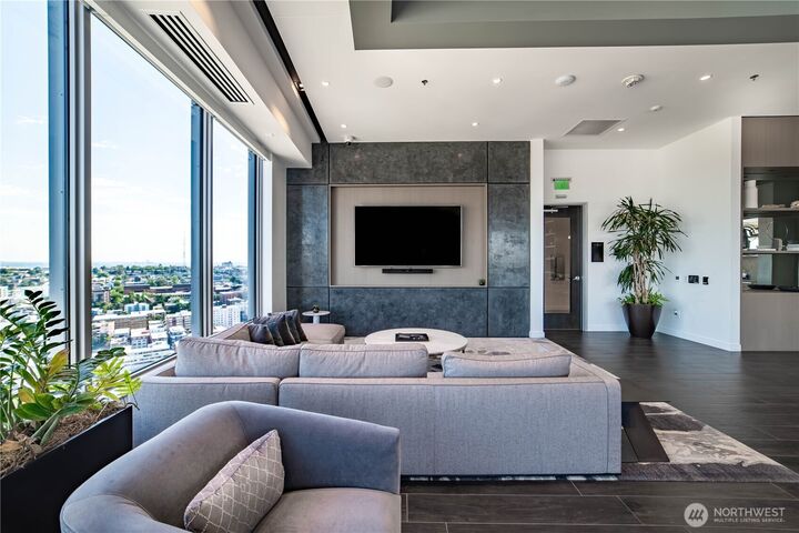 Property Photo:  1808  Minor Avenue 2008  WA 98101 