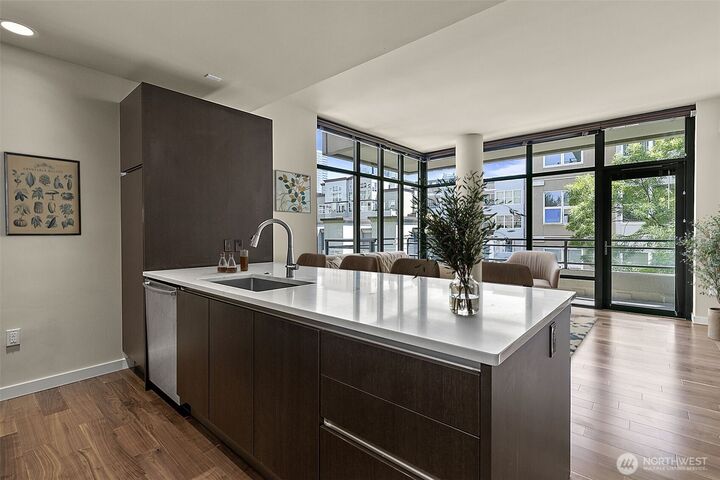 Property Photo:  10000  Main Street 504  WA 98004 