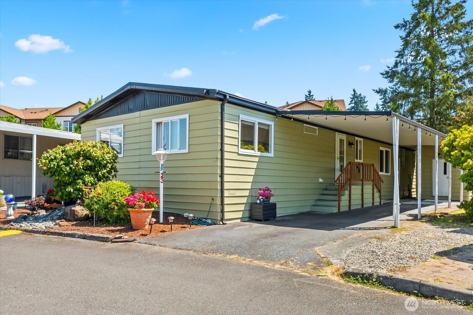 Property Photo: 4111 164th Street SW 23 WA 98087