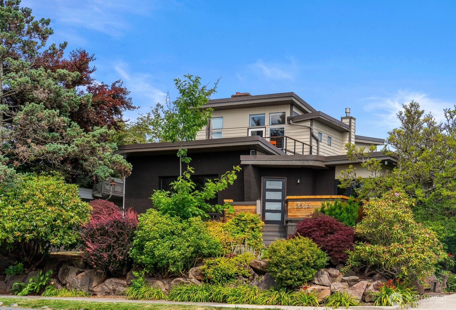 Property Photo:  3516 NE 43rd Street  WA 98105 