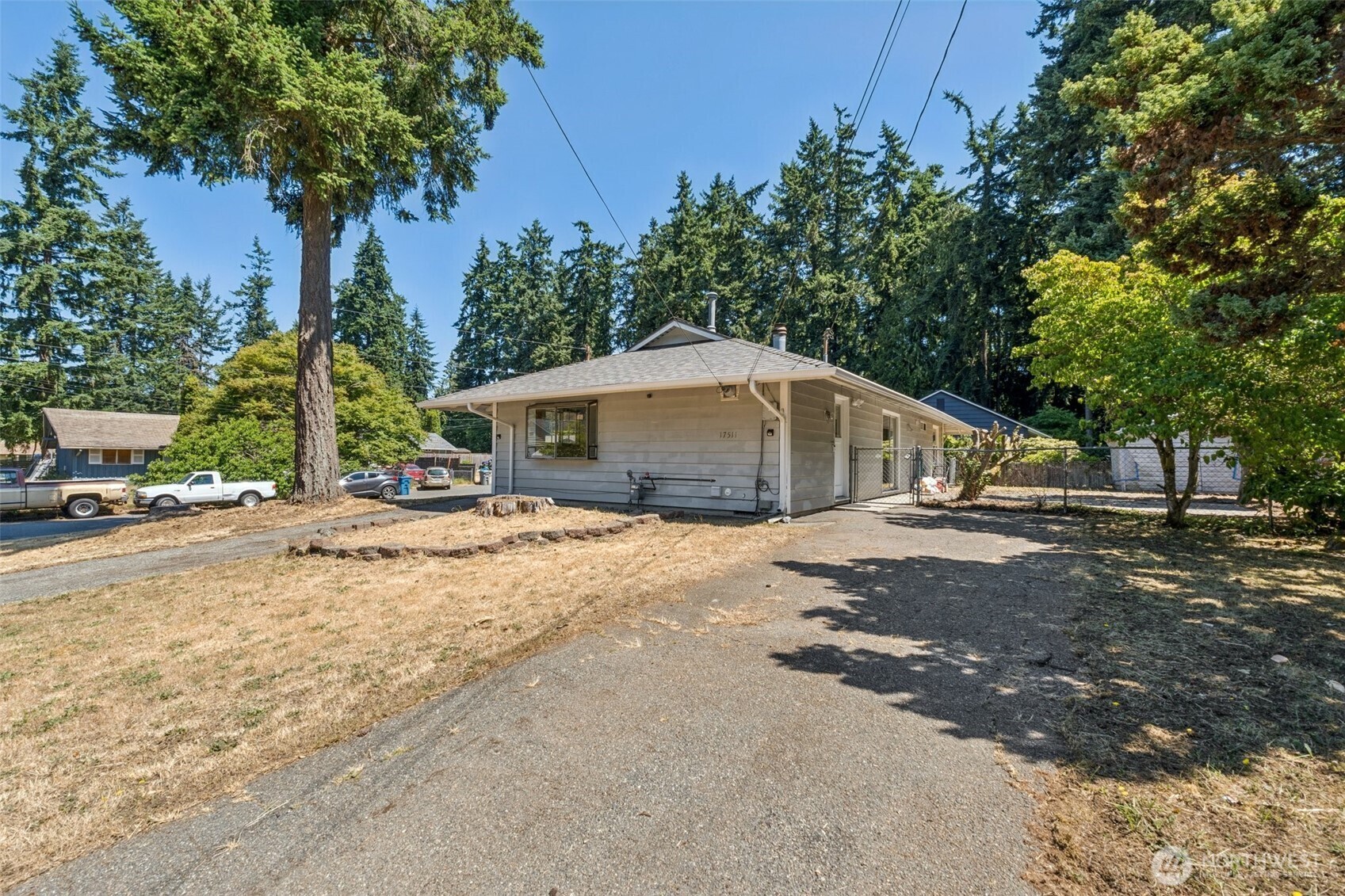 Property Photo: 17511 62nd Ave W WA 98037