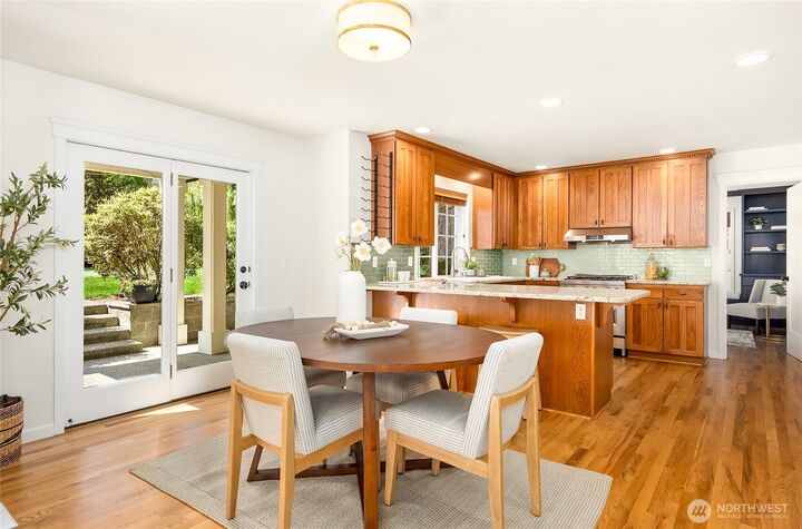 Property Photo: 7703 Fletcher Bay Road NE WA 98110