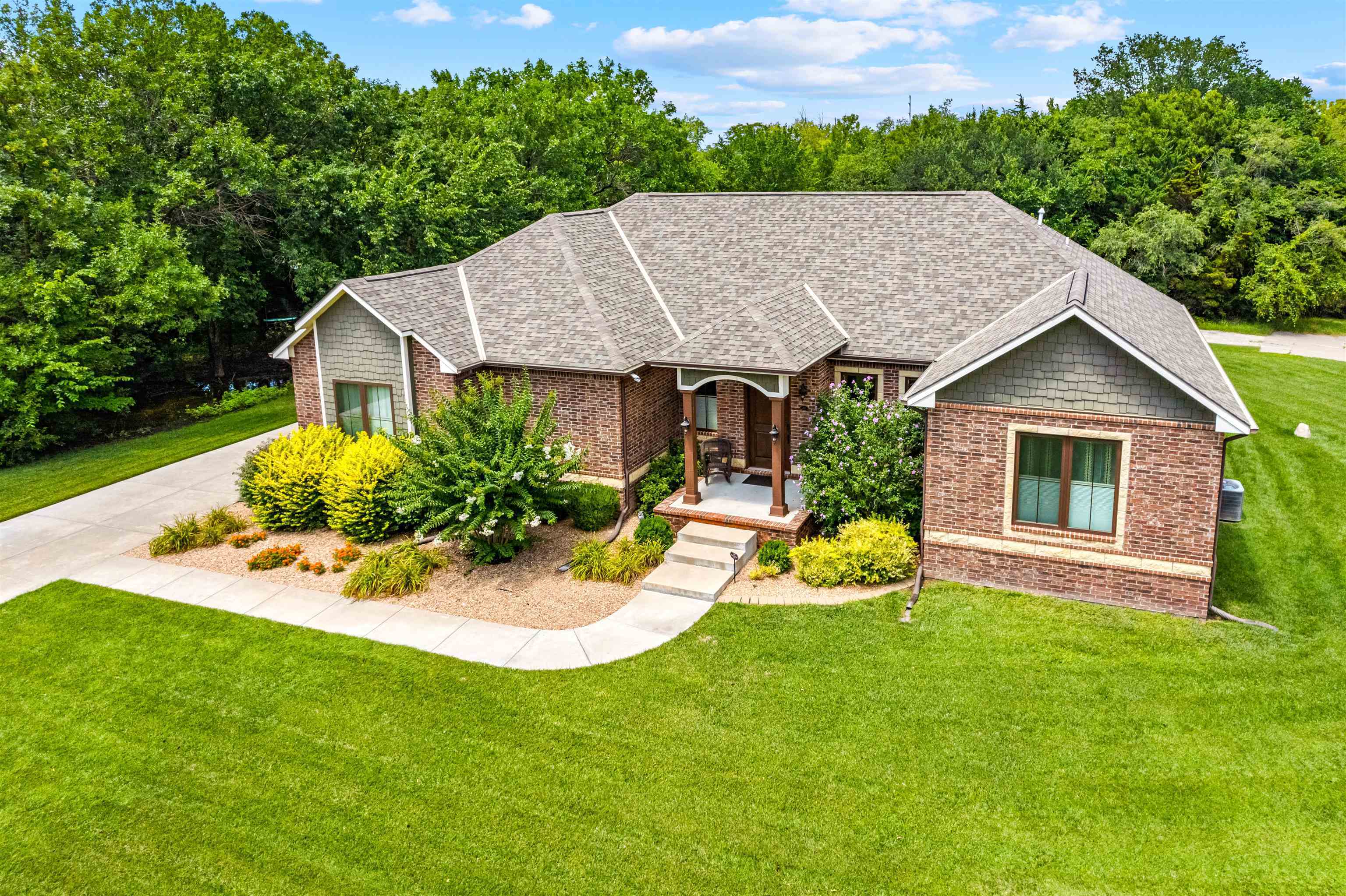 Property Photo: 517 S Clear Creek Cir KS 67230