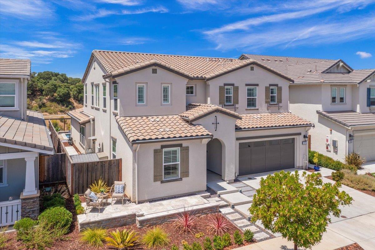 Property Photo:  7171 Spumante Court  CA 95020 