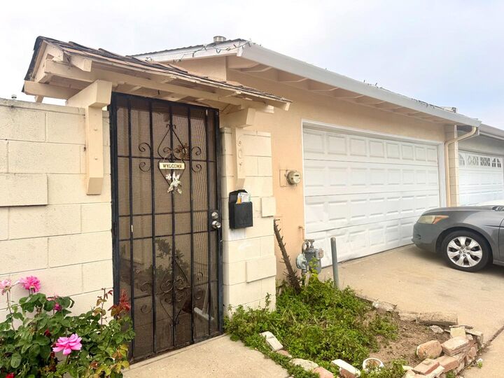 607 Calaveras Drive  Salinas CA 93906 photo