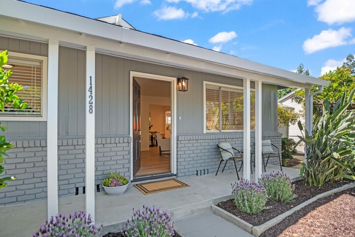 Property Photo: 1428 Redwood Avenue CA 94061