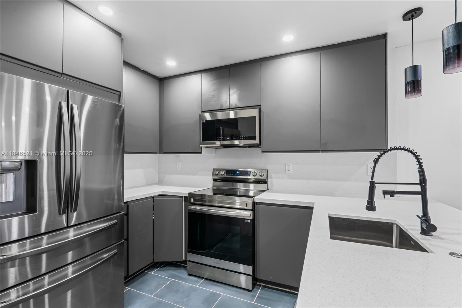 11217 SW 88th St 202C  Miami FL 33176 photo