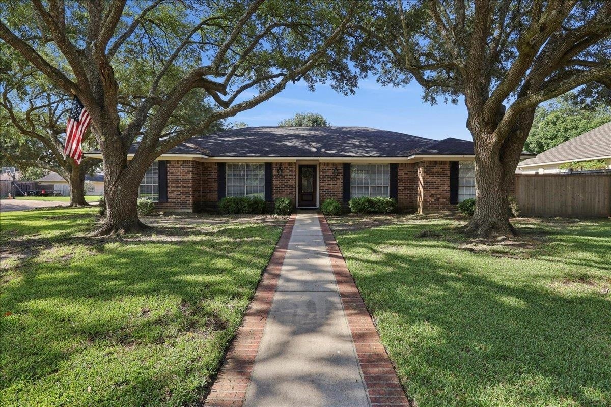 Property Photo: 5925 Longwood St. TX 77707