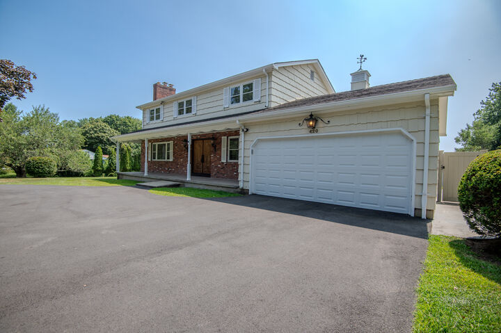Property Photo: 420 Narrow Lane CT 06477
