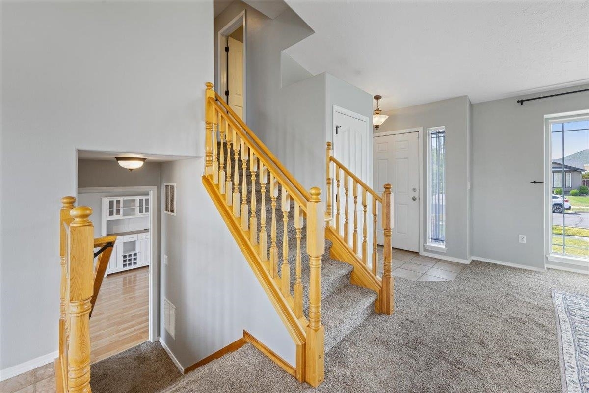 Property Photo:  817 S Salish Ct  WA 99224 