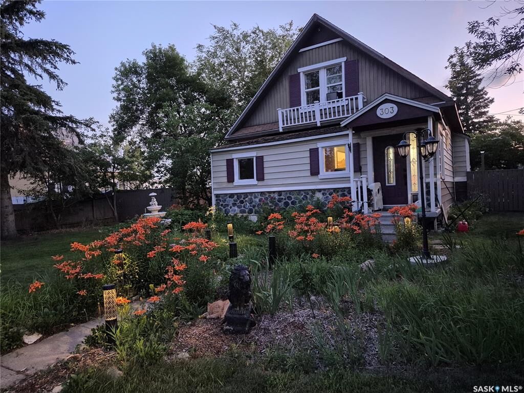 Property Photo: 303 Edward Street SK S0K 3L0