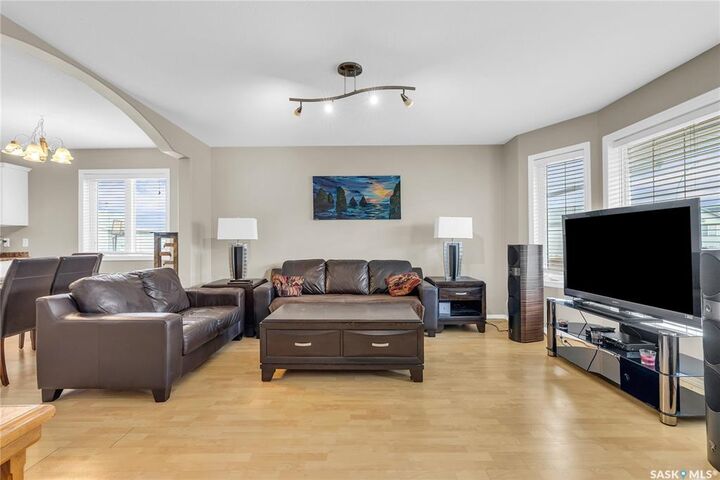 Property Photo: 403 Rutherford Crescent SK S7N 4X7