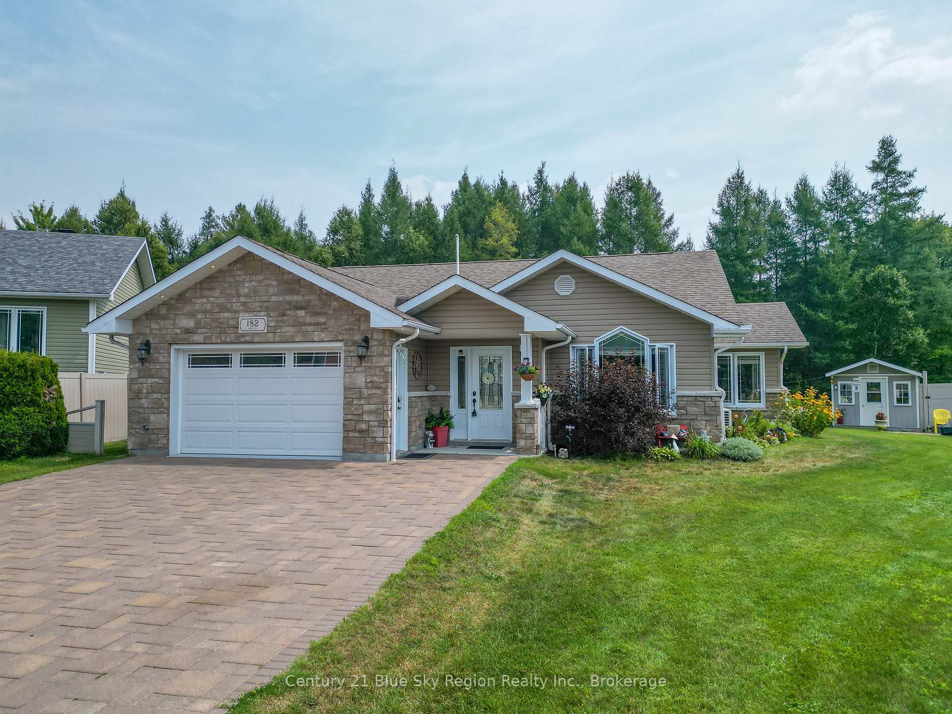 Photo de la propriété: 182 Birch Court ON P2B 3N6