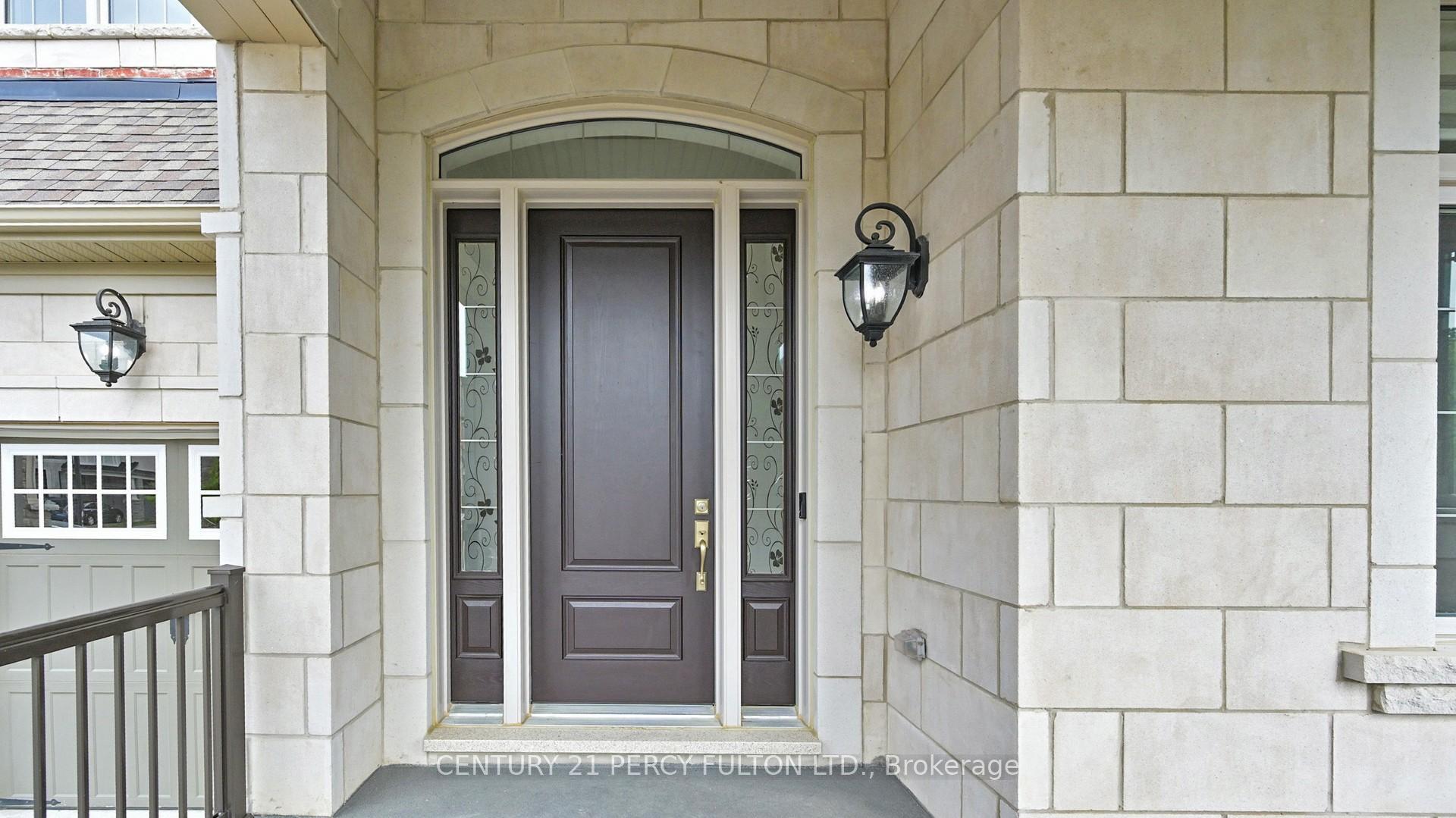 Property Photo:  14 Meadow Green Court  ON L4H 4V4 