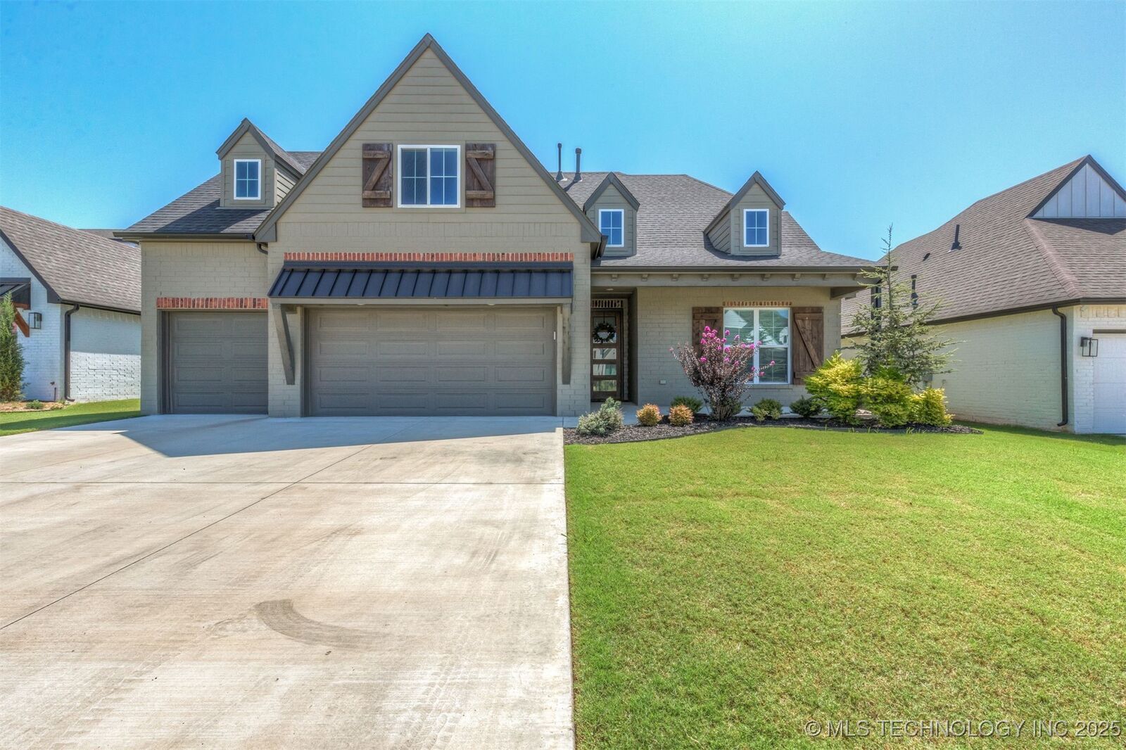 Property Photo: 13709 S 21st Court E OK 74008