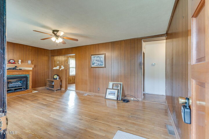 Property Photo: 40736 West Morgan Avenue VA 24277