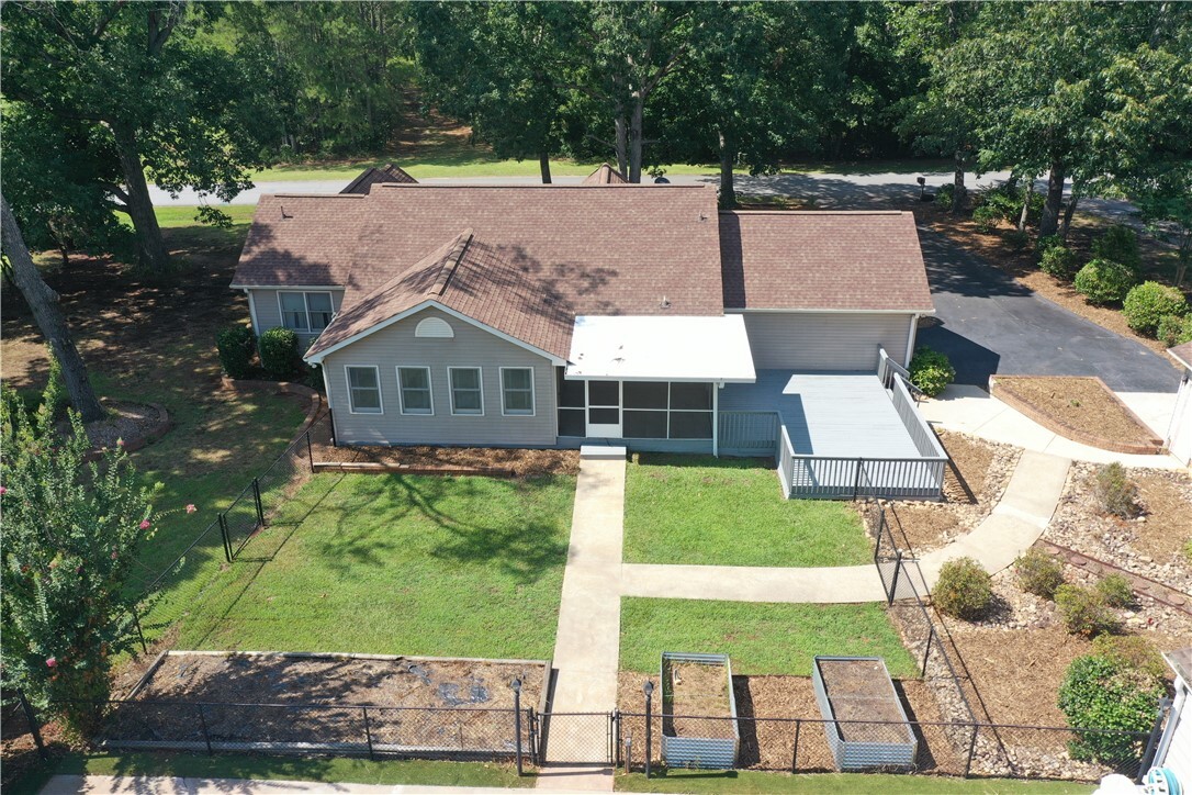 Property Photo: 102 Hampton Road SC 29657