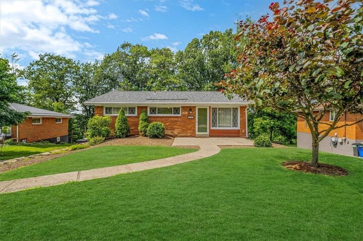 246 Azalea Dr  Monroeville PA 15146 photo