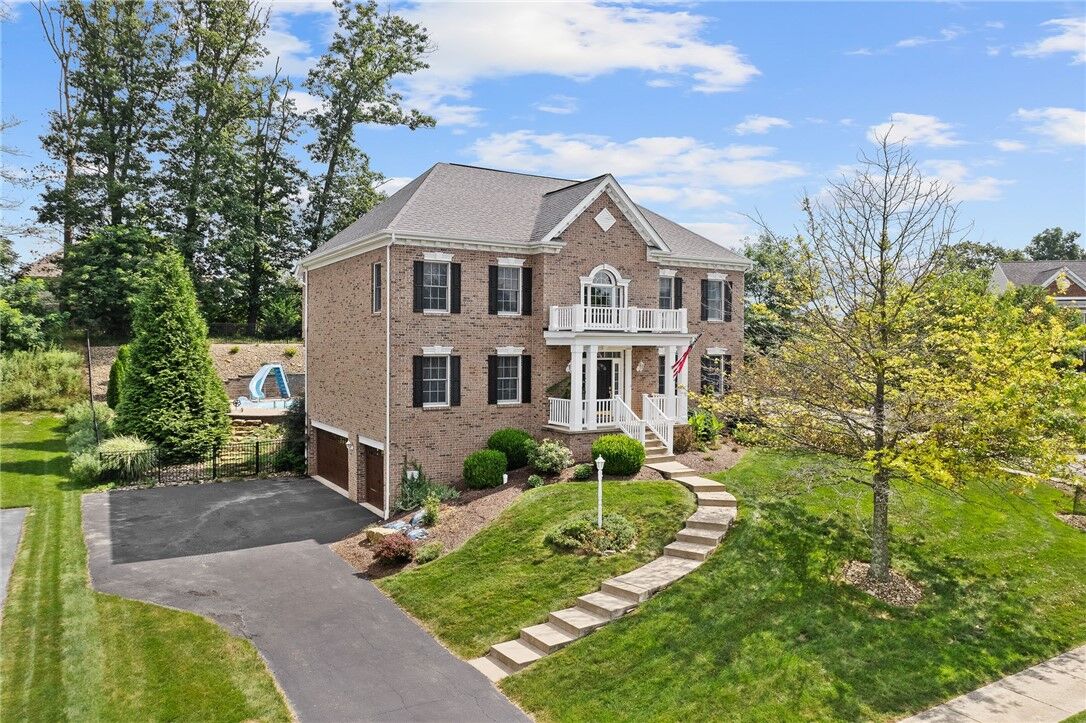 Property Photo:  308 Walnut Dr  PA 15367 