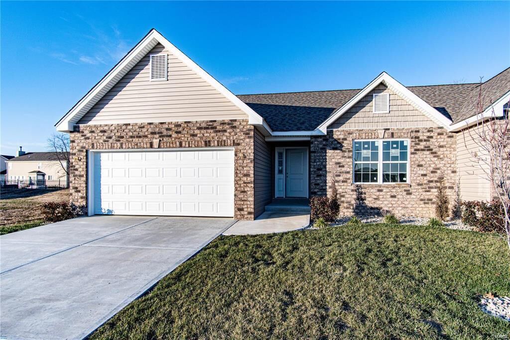 Property Photo:  1765 Old Park Lane  IL 62226