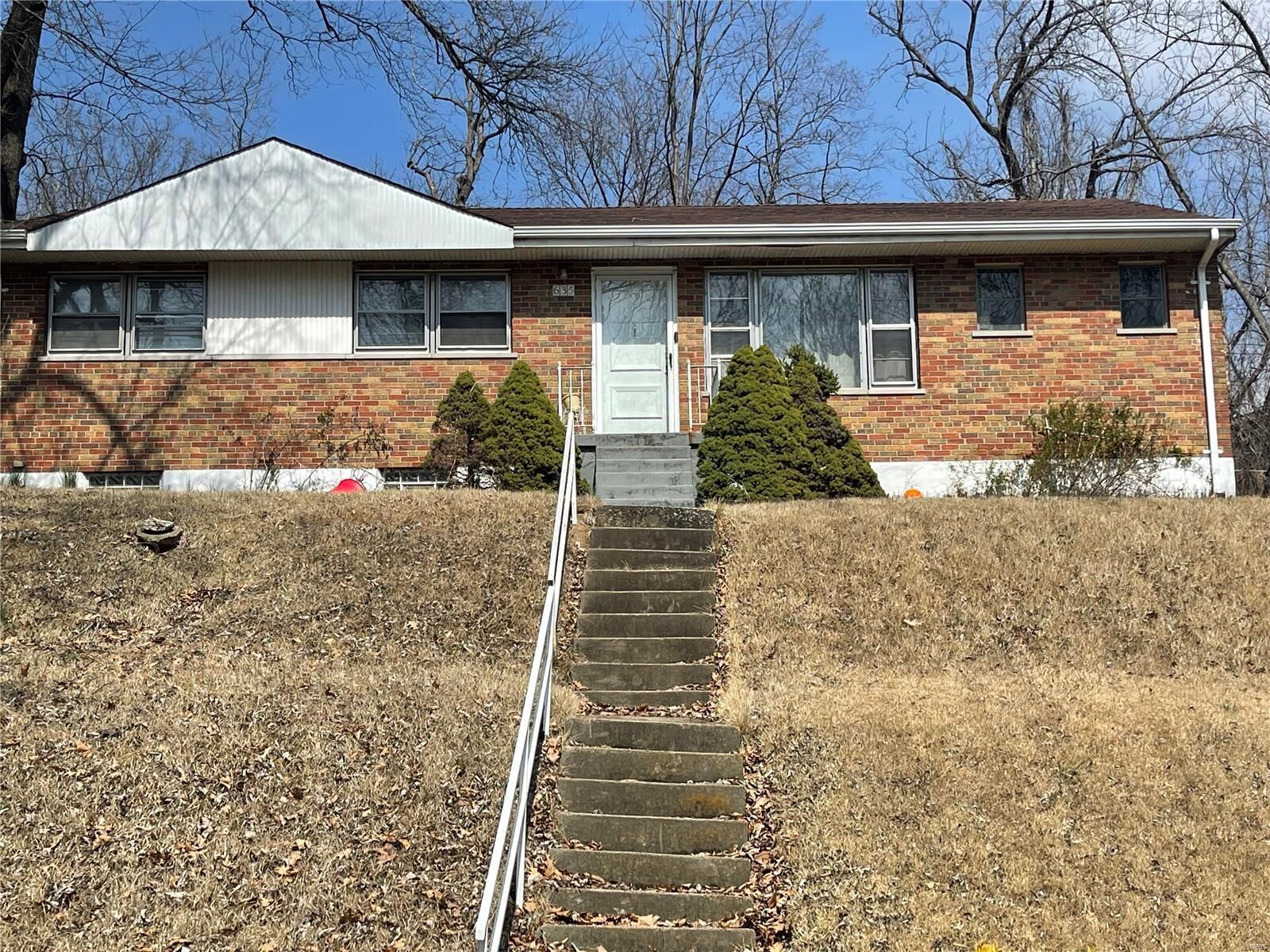 Property Photo: 635 SE Chambers Road MO 63137