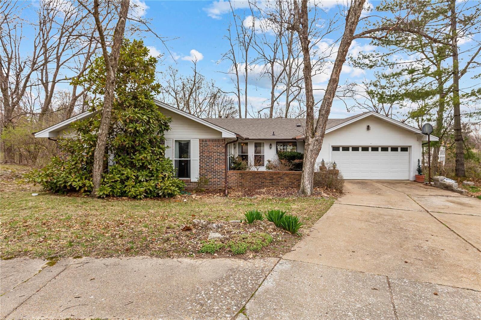 Property Photo: 335 Portico Court MO 63017