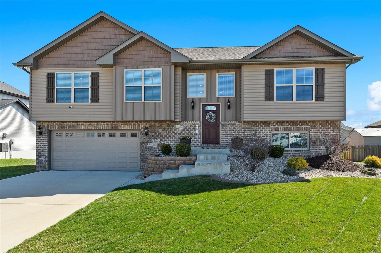 Property Photo:  607 W 5th Street  IL 62281 