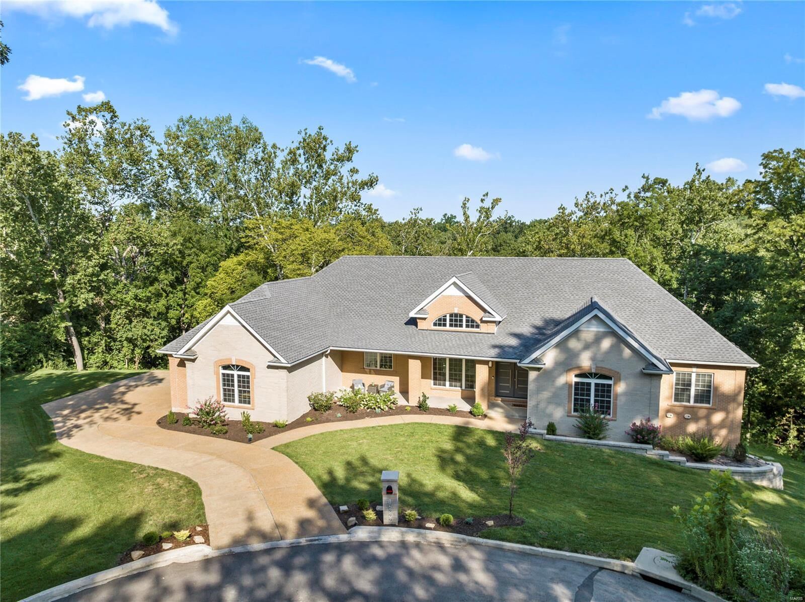 Property Photo: 12999 Pingry Place MO 63131