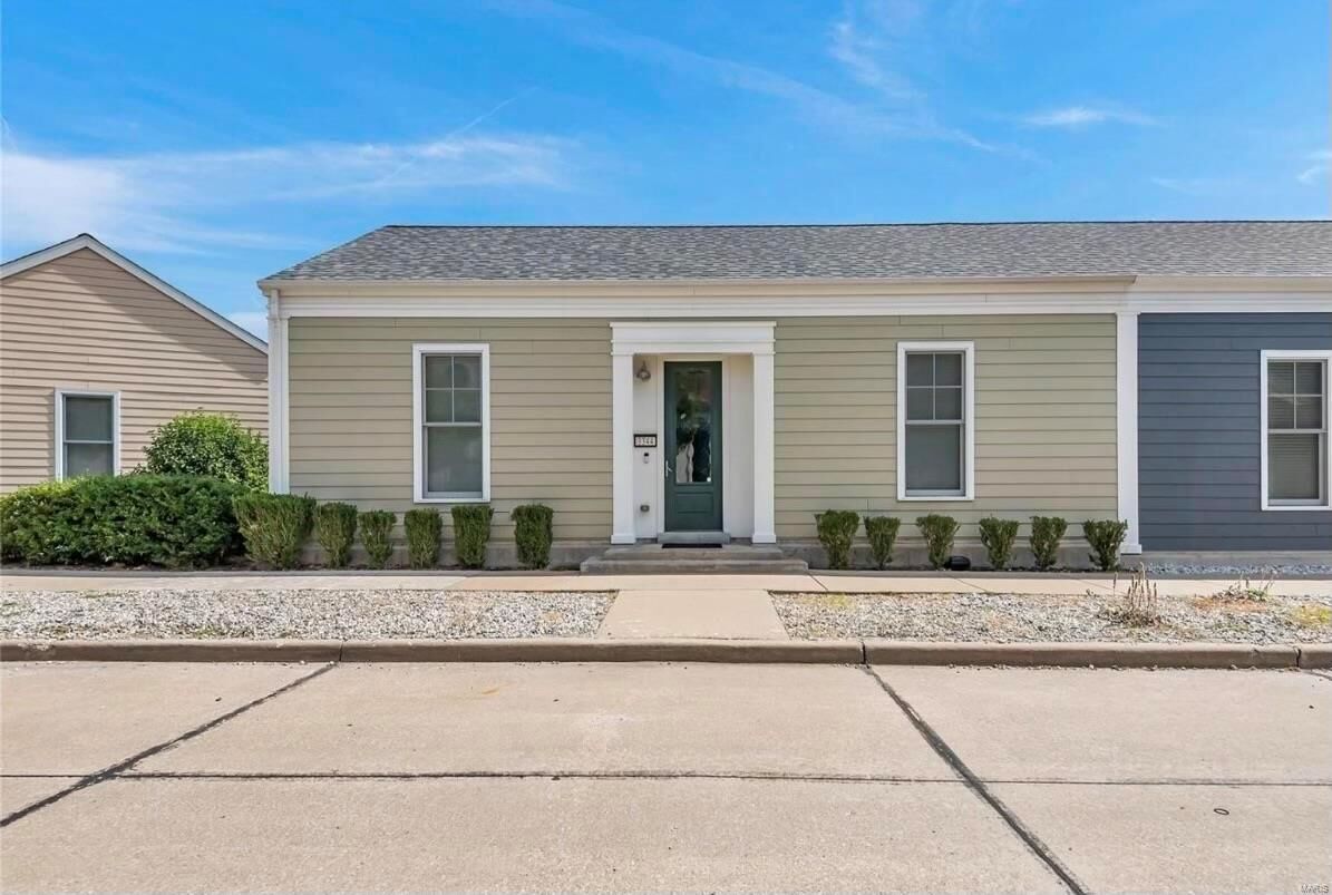 Property Photo:  3344 Rue Royale Street  MO 63301 